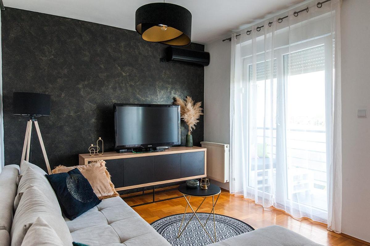 Arena Apartamento Osijek Exterior foto