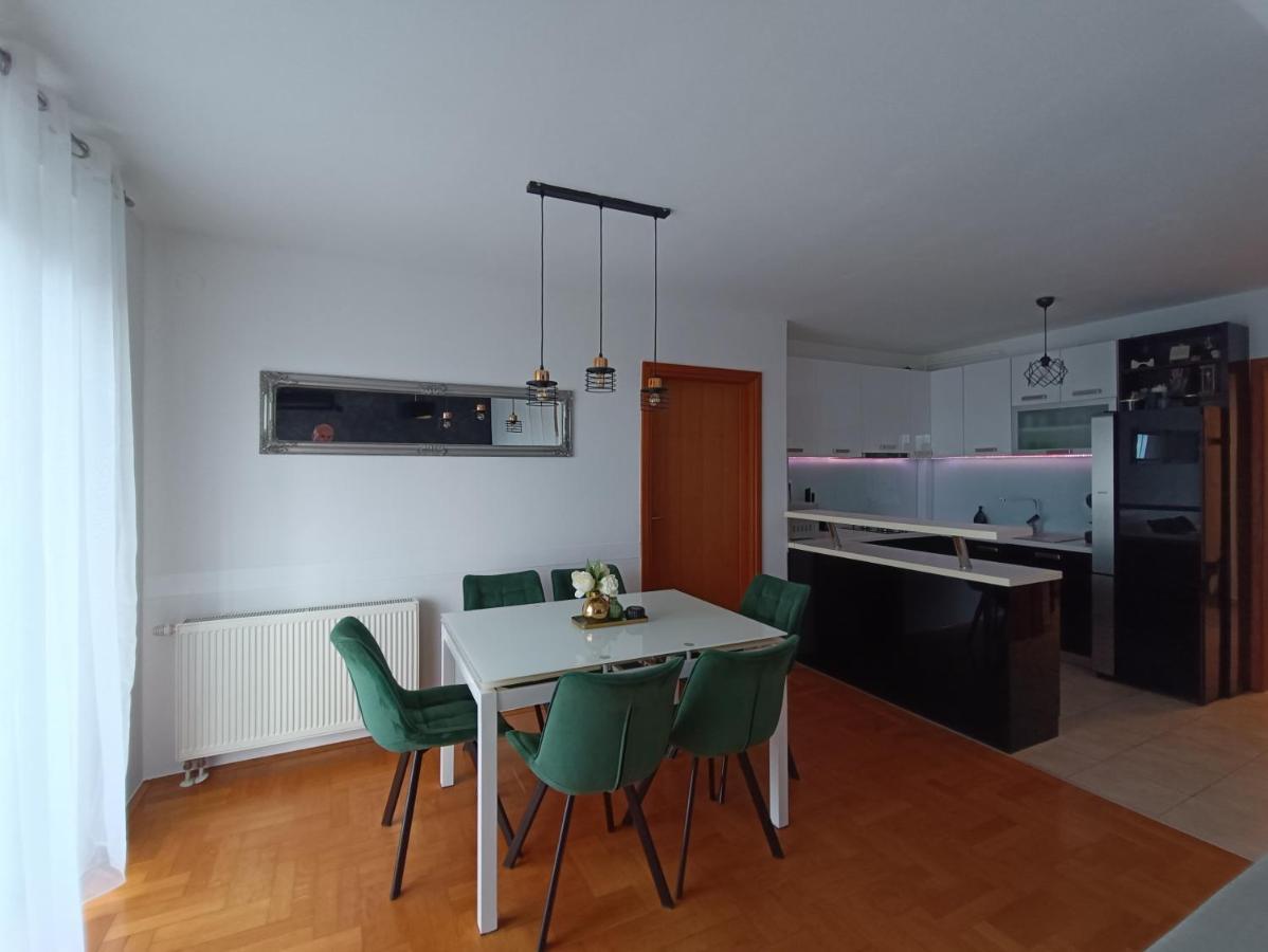 Arena Apartamento Osijek Exterior foto