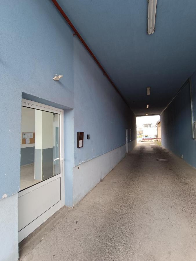 Arena Apartamento Osijek Exterior foto