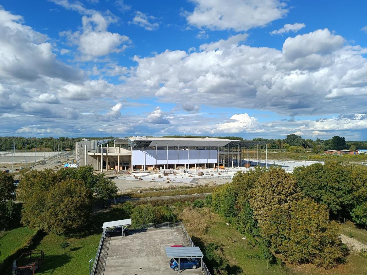 Arena Apartamento Osijek Exterior foto