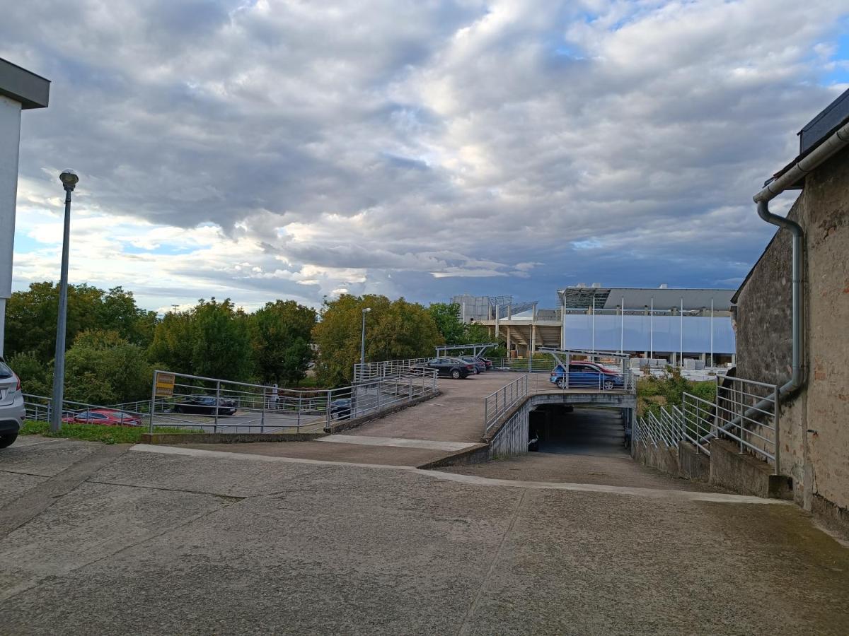 Arena Apartamento Osijek Exterior foto