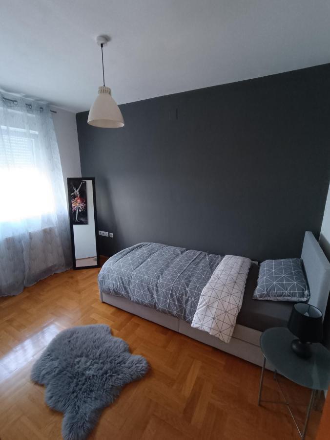 Arena Apartamento Osijek Exterior foto