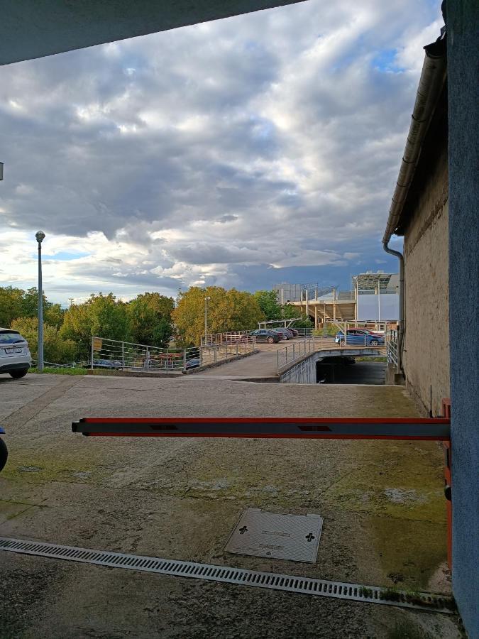 Arena Apartamento Osijek Exterior foto