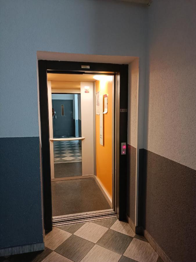 Arena Apartamento Osijek Exterior foto